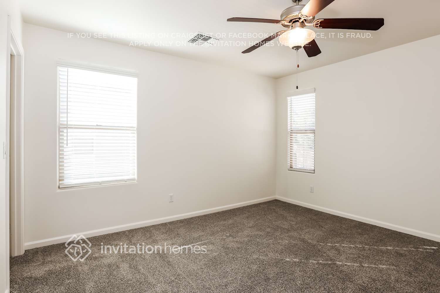 Building Photo - 1391 S Ponderosa Dr