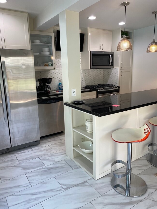 Building Photo - 2220 Colquitt St