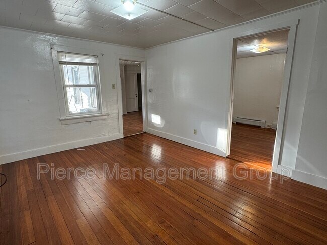 Building Photo - 120 Elm St