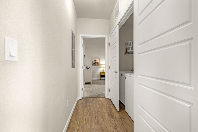 Building Photo - 9227 Rolling Way