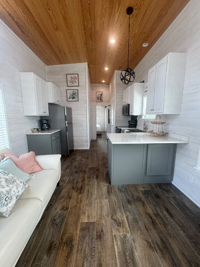 Building Photo - Tiny home at the Hamlet in Simple Living