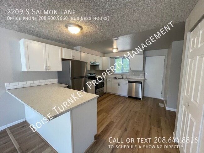 Building Photo - 2209 S Salmon Ln
