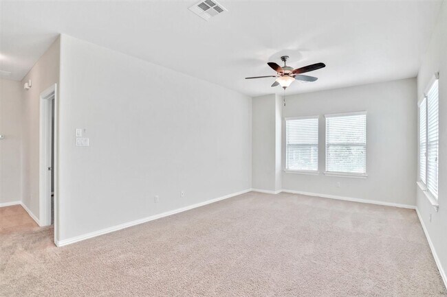 Building Photo - 617 Rancho Verde Dr