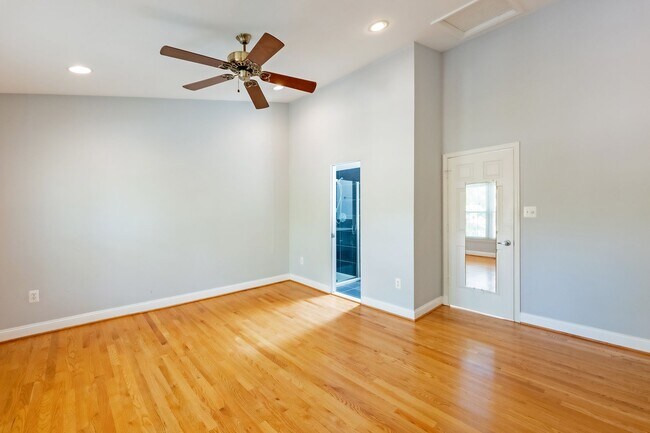Building Photo - Great 3br 2.5 Bath Townhome in Rockville MD
