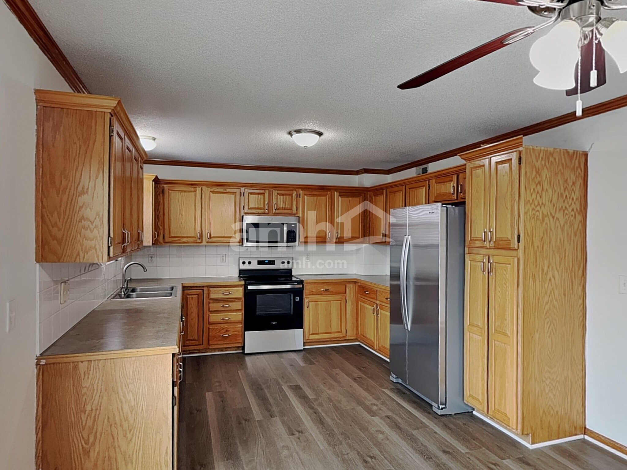 Building Photo - 11202 N Lewis Ave