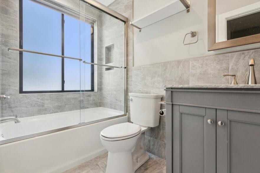 Building Photo - 3828 Baring St