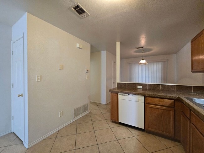 Building Photo - SECTION 8/HUD ACCEPTED & FIRST FULL MONTH $99 - AVAILABLE NOW!