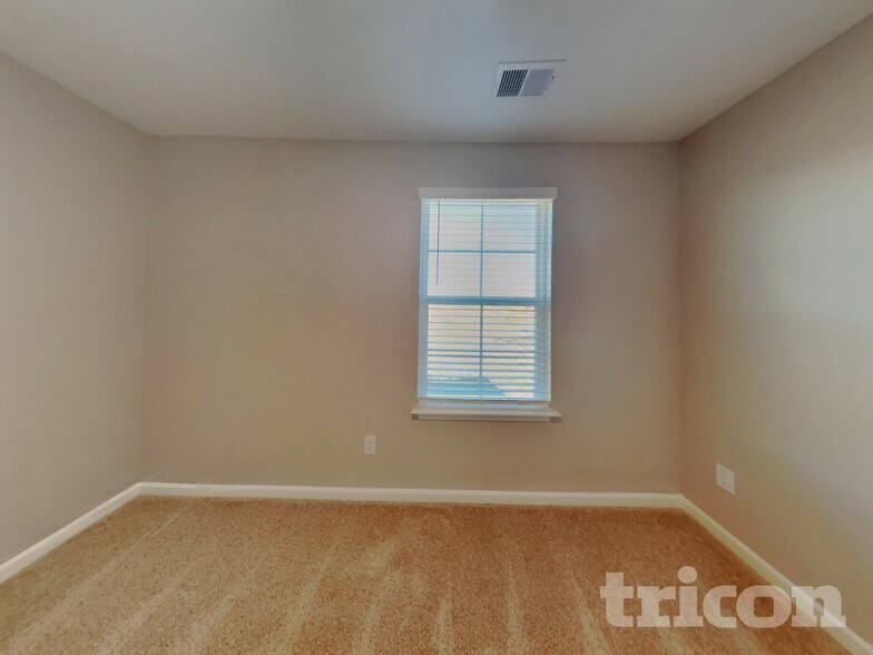 Building Photo - 5235 Ironwood Dr