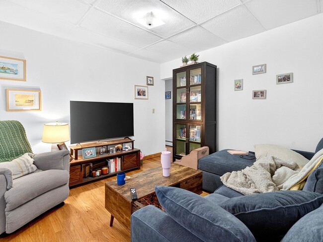 Building Photo - 49 Clifton St