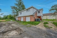 Building Photo - 664 Laurel Dr