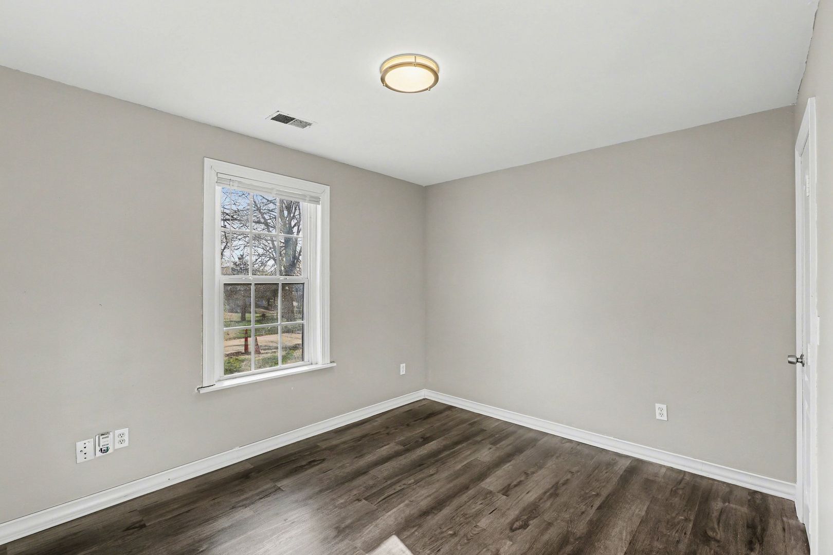 Building Photo - 8024 Montgall Ave