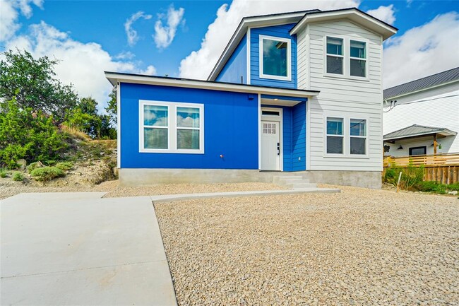 Building Photo - 10636 Lake Park Dr