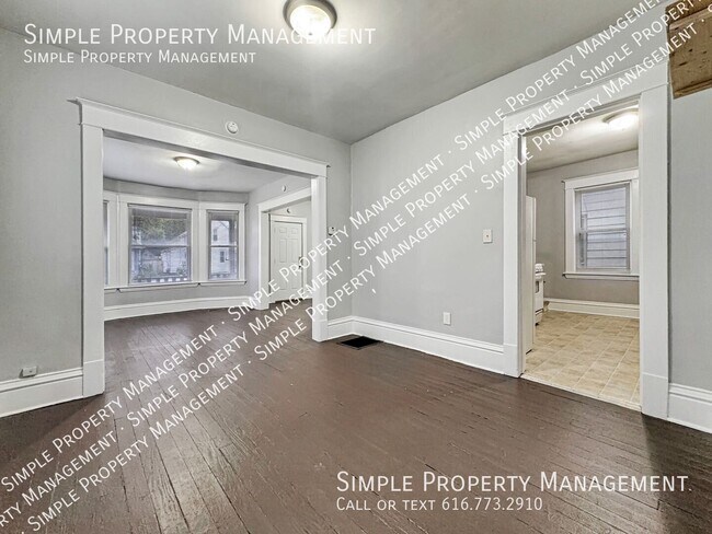 Building Photo - 851 Dayton St SW