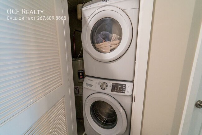 Building Photo - 1607 Catharine St