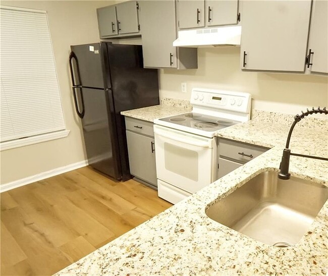 Building Photo - 5847 Trent Walk Dr