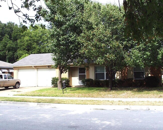 Building Photo - NRH home living