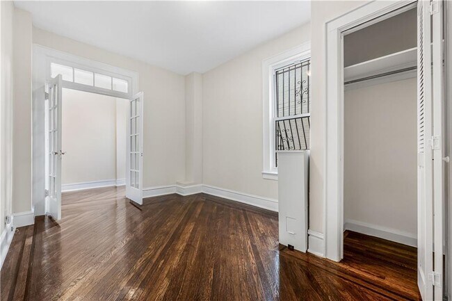 Building Photo - 534 81st St