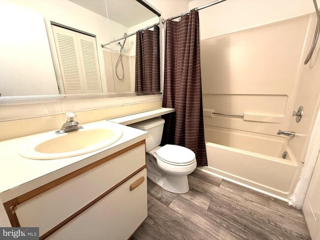 Building Photo - 607 Covington Ct