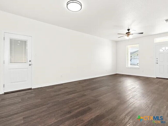 Building Photo - 5104 Rose Gdn Lp