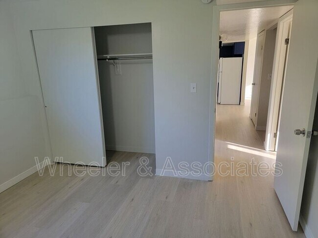 Building Photo - 4855 S 250 W