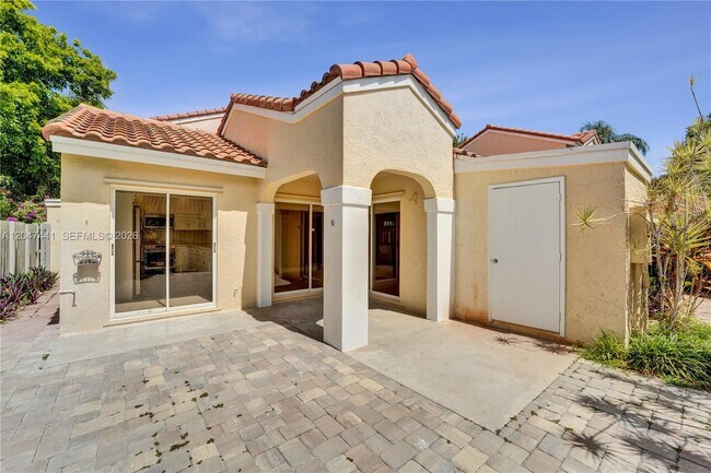 Building Photo - 1361 Springside Dr