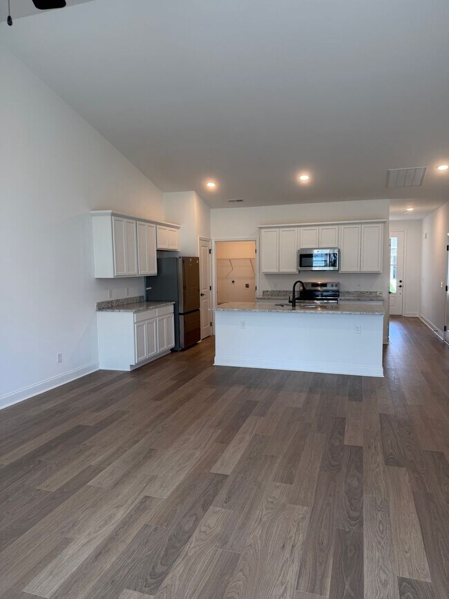 Building Photo - 8760 James Crk Dr