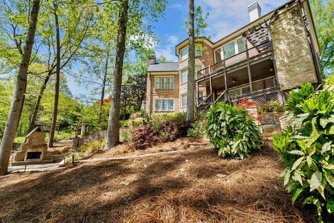 Building Photo - 7015 Blackthorn Ln