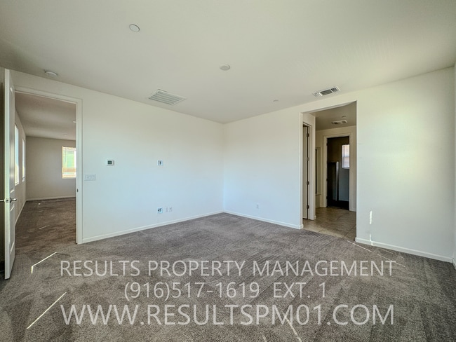 Building Photo - Beautifully upgraded Four bedroom w Loft