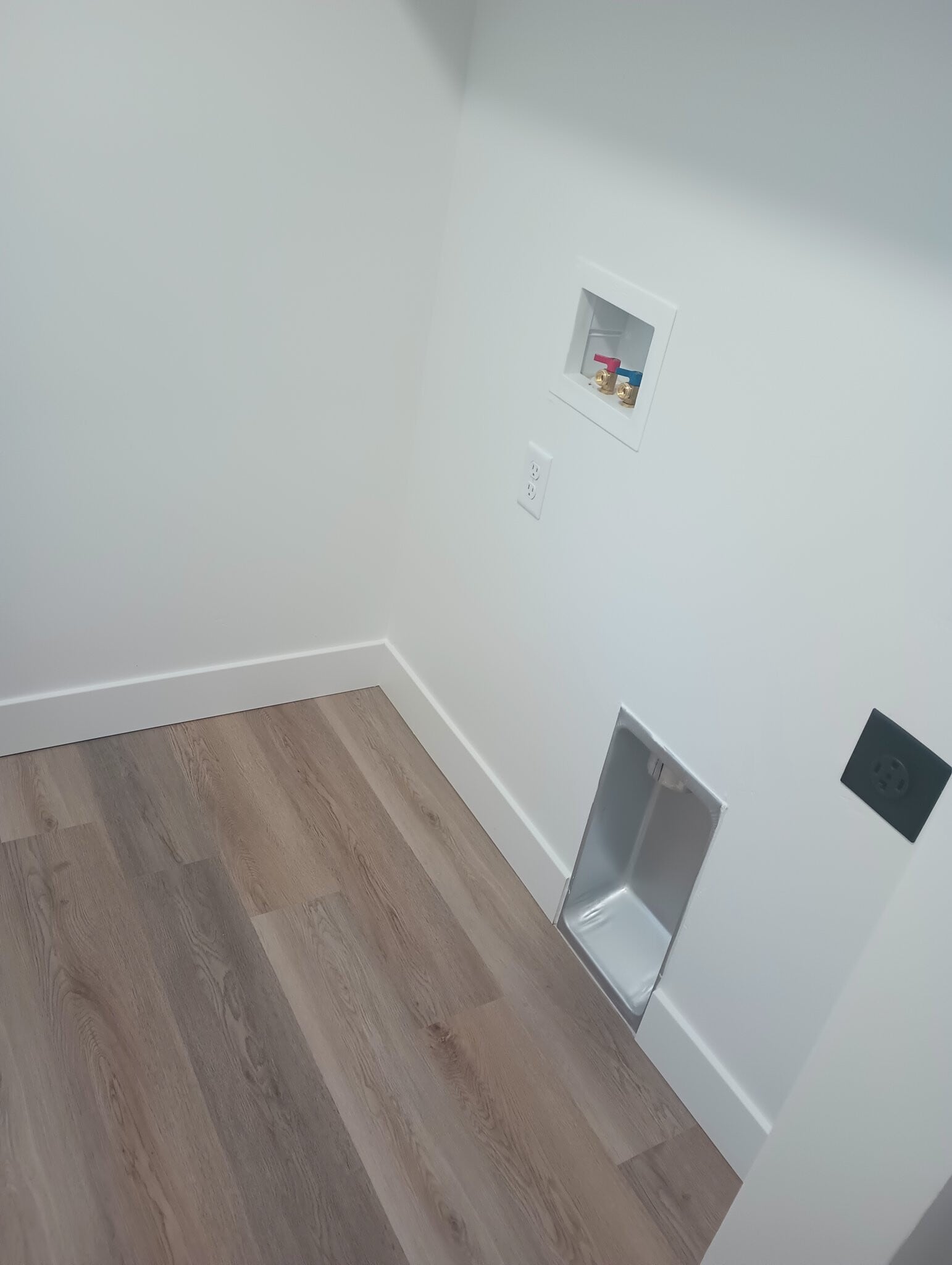 Building Photo - 639 W 575 N