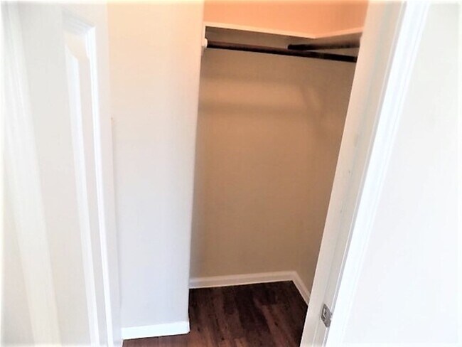 Building Photo - 911 Redcrest Springs Ct