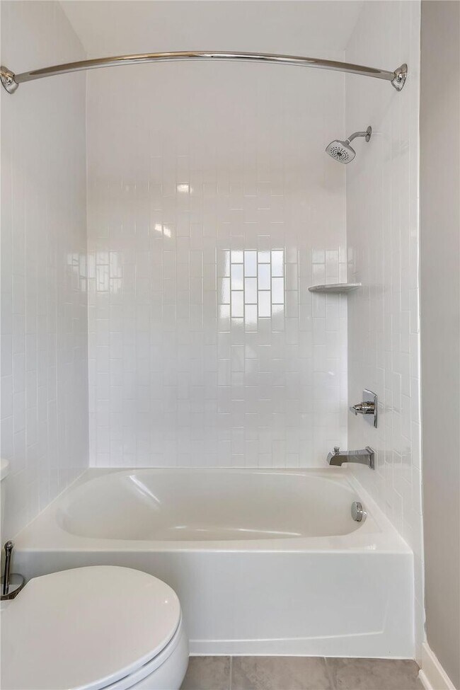 Building Photo - GREAT LOCATION!! Stunning 3BD/3.5BA luxury 4-level townhouse!