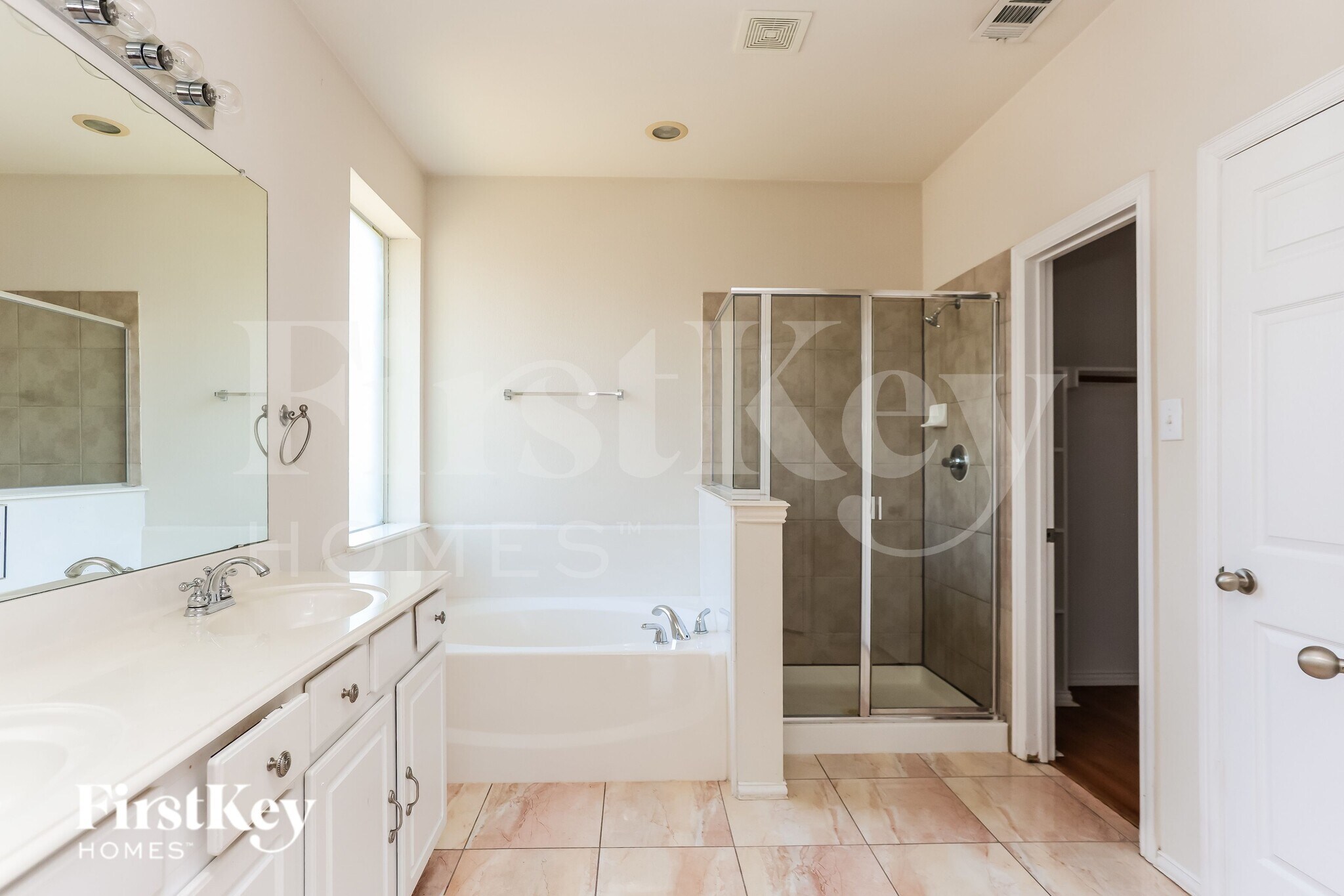 Building Photo - 3213 Bloomfield Trail