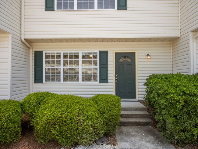 Building Photo - Available Now! 2 Bedroom, 2.5 BathTownhome...
