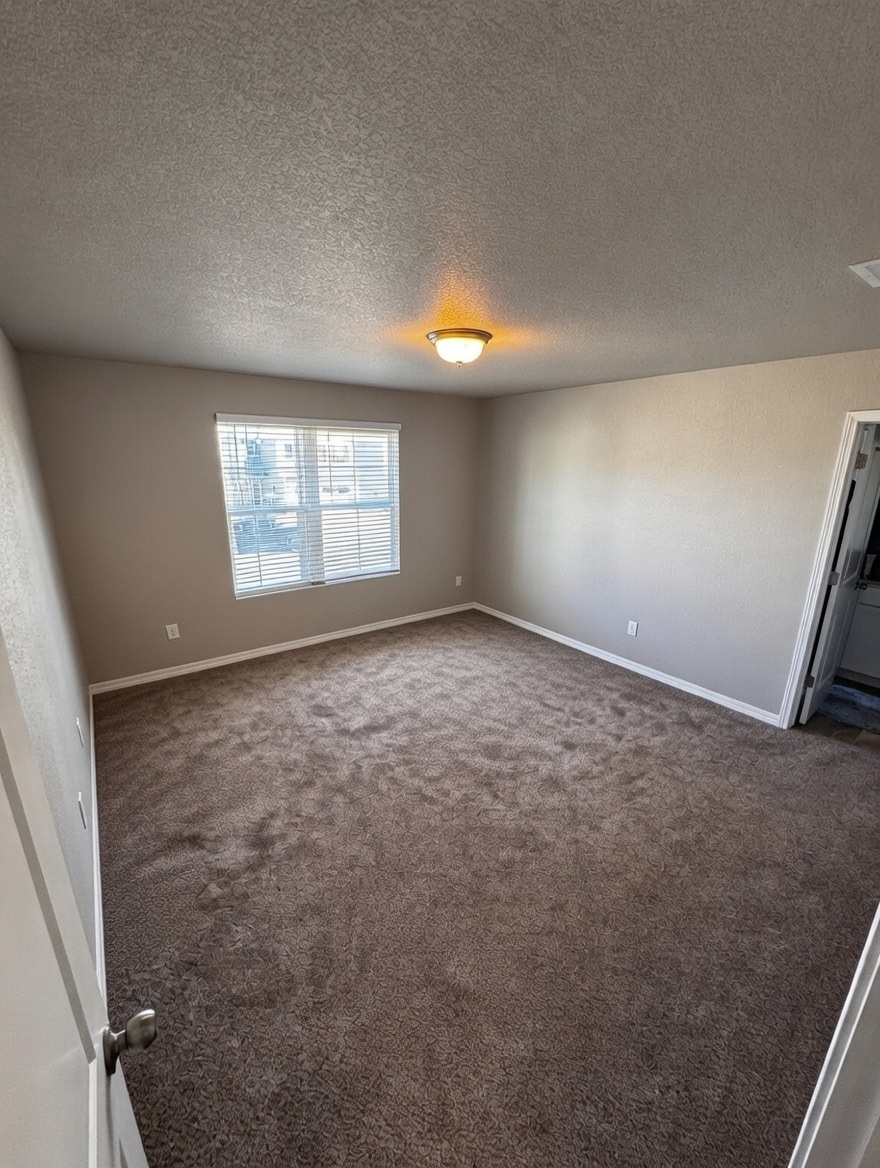 Master bedroom - 10831 Rowena Wy