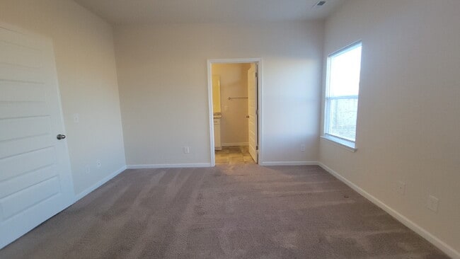 Building Photo - Section 8 Welcome!!!  "Charming 3-Bed Oasis with Granite Elegance in Harvest – 1,501 Sq Ft of Com...