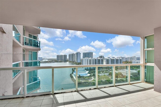 Building Photo - 3370 Hidden Bay Dr