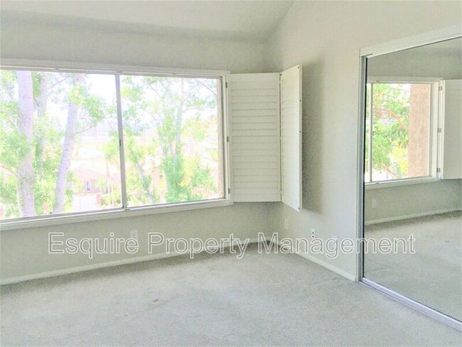 Building Photo - 5966 Paseo Encantada