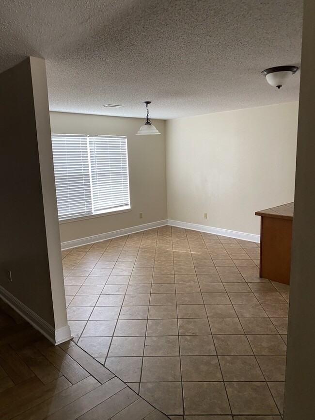 Building Photo - Beautiful 4/2.5 in Waveland, MS
