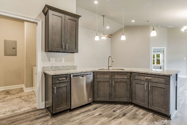 Building Photo - This beautifully maintained 3-bedroom, 2-bathroom residence offers the perfect blend of comfort, ...