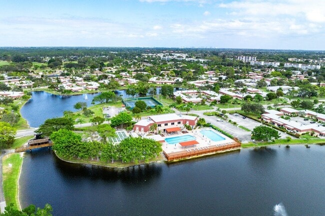 Building Photo - 289 Cape Cod Cir