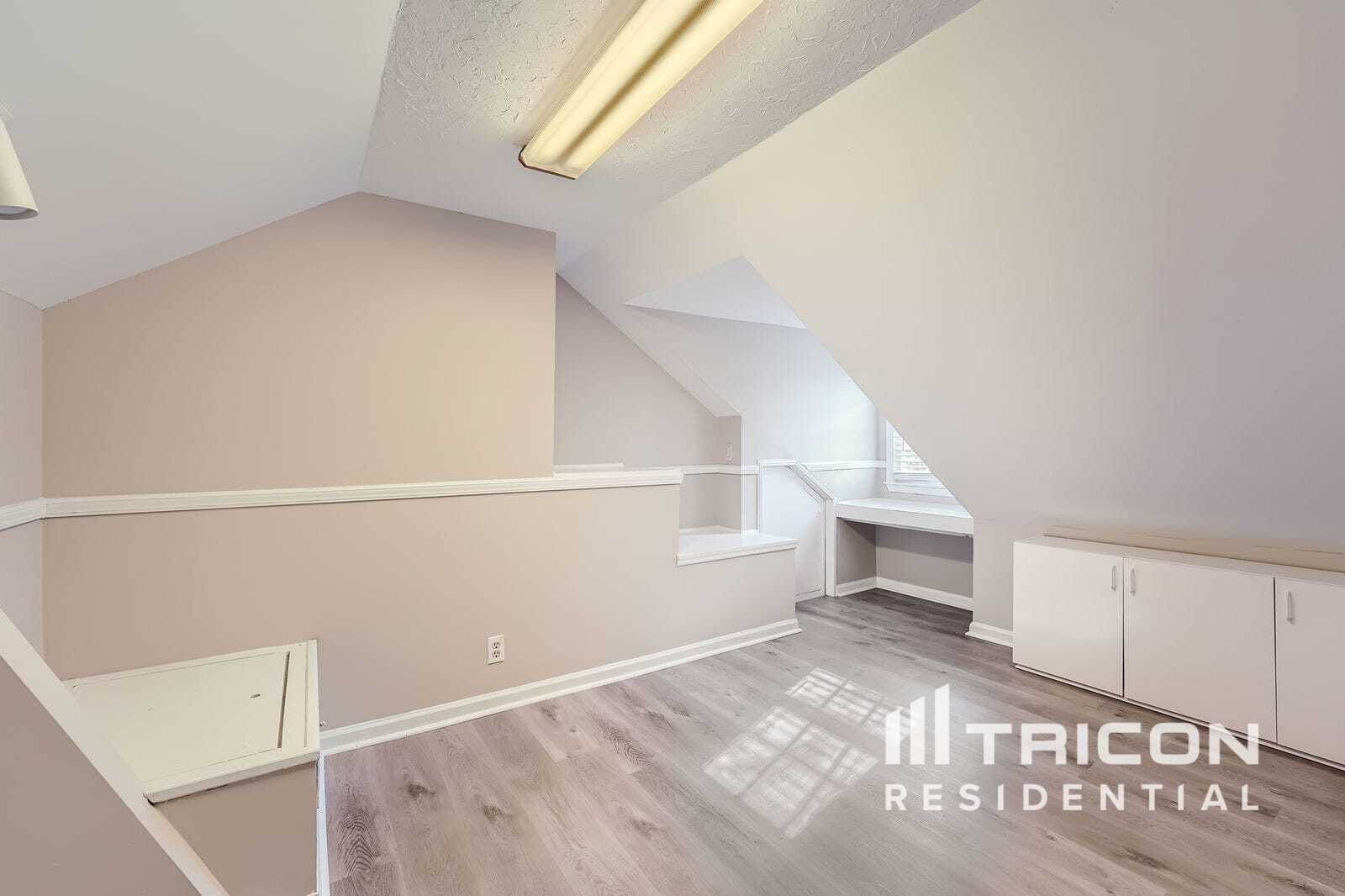 Building Photo - 1366 Oleander Dr SW