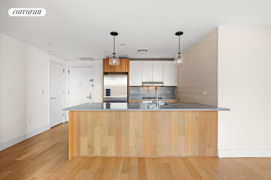 Building Photo - 264 Webster Ave