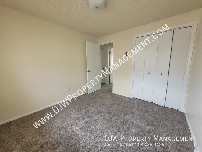 Building Photo - 2060 S Colorado Ave