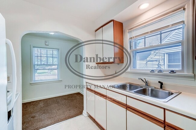 Building Photo - 1132 Brookley Blvd