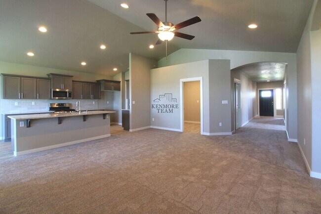 Building Photo - 4718 Philippi Dr