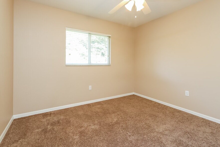 Building Photo - 5009 25th St E