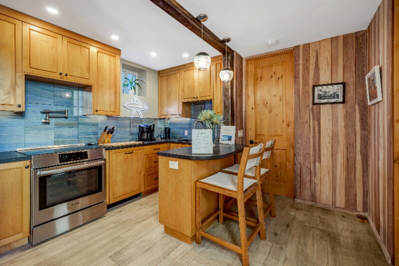 Building Photo - 1686 Neptune Ave