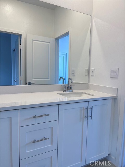 Building Photo - 4041 Pomelo Dr
