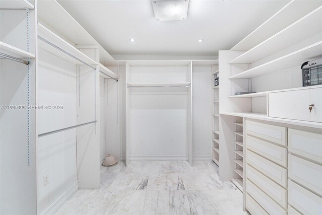 Building Photo - 1055 Stillwater Dr