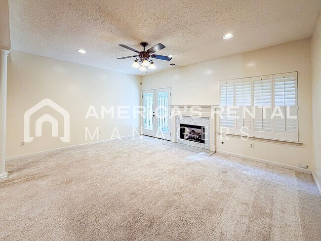Building Photo - 1713 Savannah Park Ln